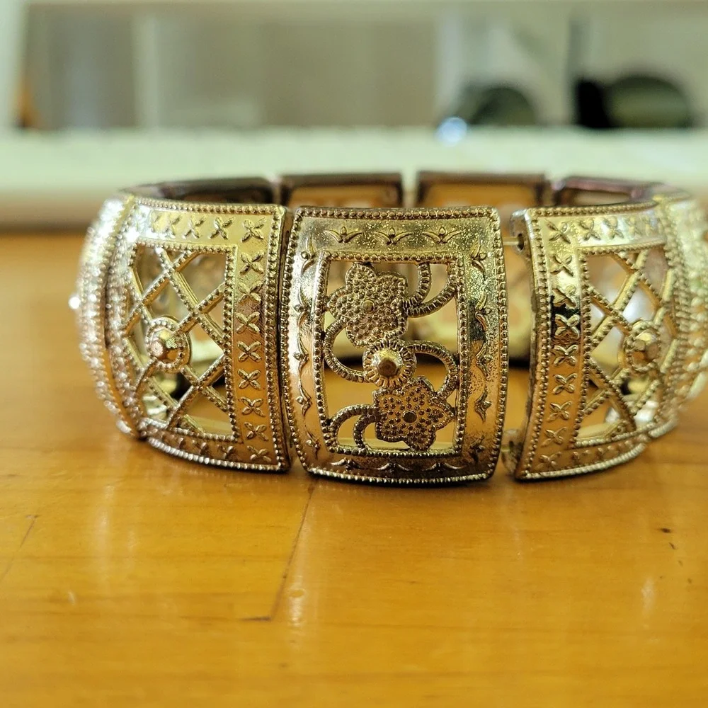 Vintage Gold Tone Filigree Panel Stretch Bracelet Floral Openwork 67g